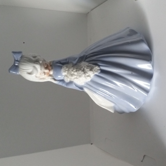 Vintage porcelain Musical figurine - Picture 9 of 10